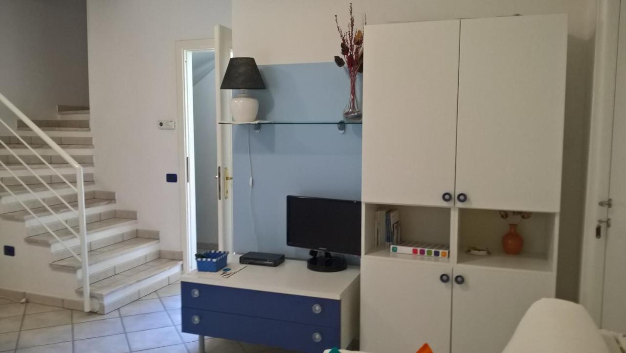 La Casa Nel Borgo Villa Chia Luaran gambar